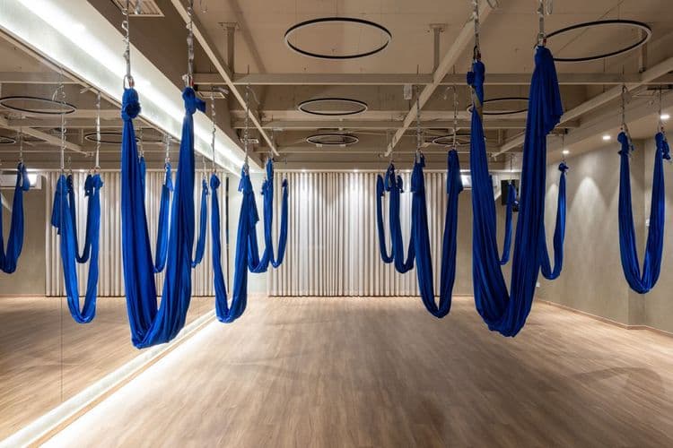 Fly Yoga и Pilates в Aquaterra